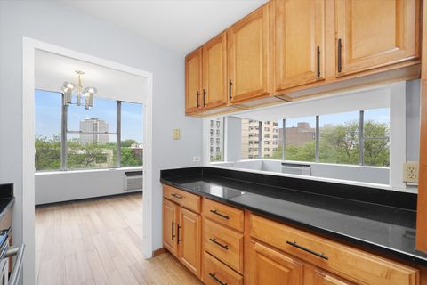 Tiny photo for 5757 N Sheridan Road #5J, Chicago, IL 60660 (MLS # 12380977)