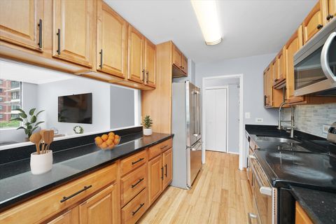 Tiny photo for 5757 N Sheridan Road #5J, Chicago, IL 60660 (MLS # 12380977)