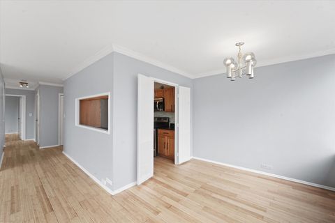 Tiny photo for 5757 N Sheridan Road #5J, Chicago, IL 60660 (MLS # 12380977)