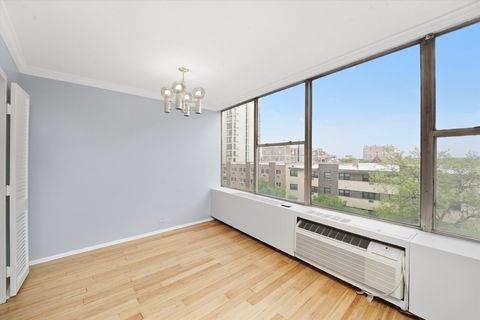 Tiny photo for 5757 N Sheridan Road #5J, Chicago, IL 60660 (MLS # 12380977)