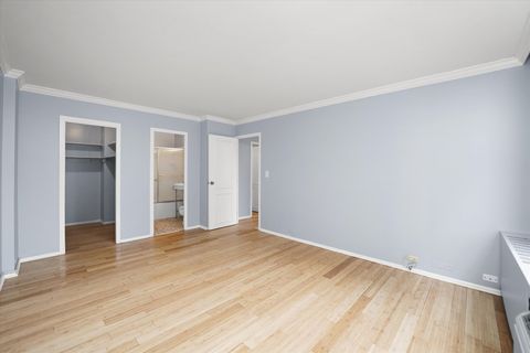 Tiny photo for 5757 N Sheridan Road #5J, Chicago, IL 60660 (MLS # 12380977)