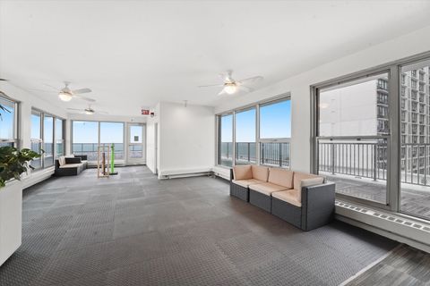 Tiny photo for 5757 N Sheridan Road #5J, Chicago, IL 60660 (MLS # 12380977)