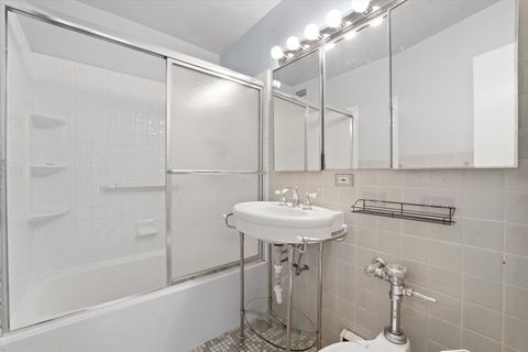 Tiny photo for 5757 N Sheridan Road #5J, Chicago, IL 60660 (MLS # 12380977)