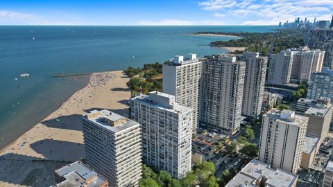 Tiny photo for 5757 N Sheridan Road #5J, Chicago, IL 60660 (MLS # 12380977)