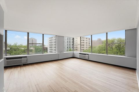 Tiny photo for 5757 N Sheridan Road #5J, Chicago, IL 60660 (MLS # 12380977)