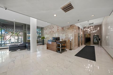 Tiny photo for 5757 N Sheridan Road #5J, Chicago, IL 60660 (MLS # 12380977)