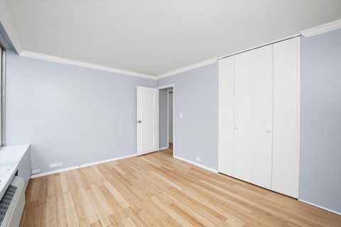 Tiny photo for 5757 N Sheridan Road #5J, Chicago, IL 60660 (MLS # 12380977)