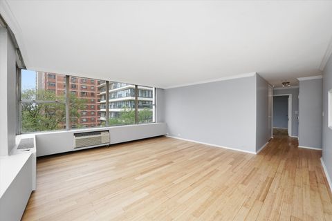 Tiny photo for 5757 N Sheridan Road #5J, Chicago, IL 60660 (MLS # 12380977)