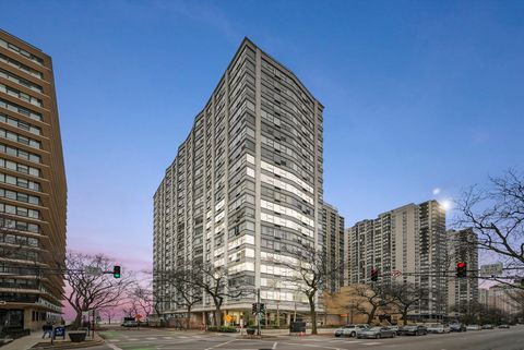 Tiny photo for 5757 N Sheridan Road #5J, Chicago, IL 60660 (MLS # 12380977)