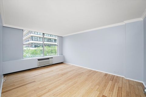 Tiny photo for 5757 N Sheridan Road #5J, Chicago, IL 60660 (MLS # 12380977)