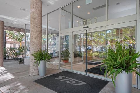 Tiny photo for 5757 N Sheridan Road #5J, Chicago, IL 60660 (MLS # 12380977)