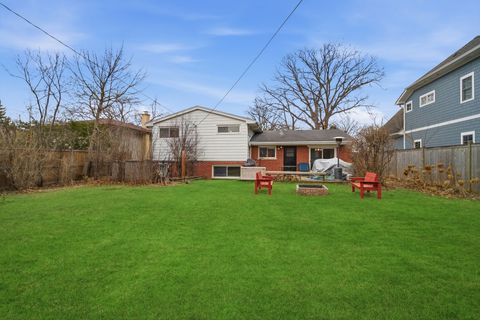 Tiny photo for 1300 Knollwood Road, Deerfield, IL 60015 (MLS # 12573881)