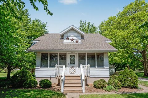 Photo of 1211 16th Avenue, Erie, IL 61250 (MLS # 12641453)