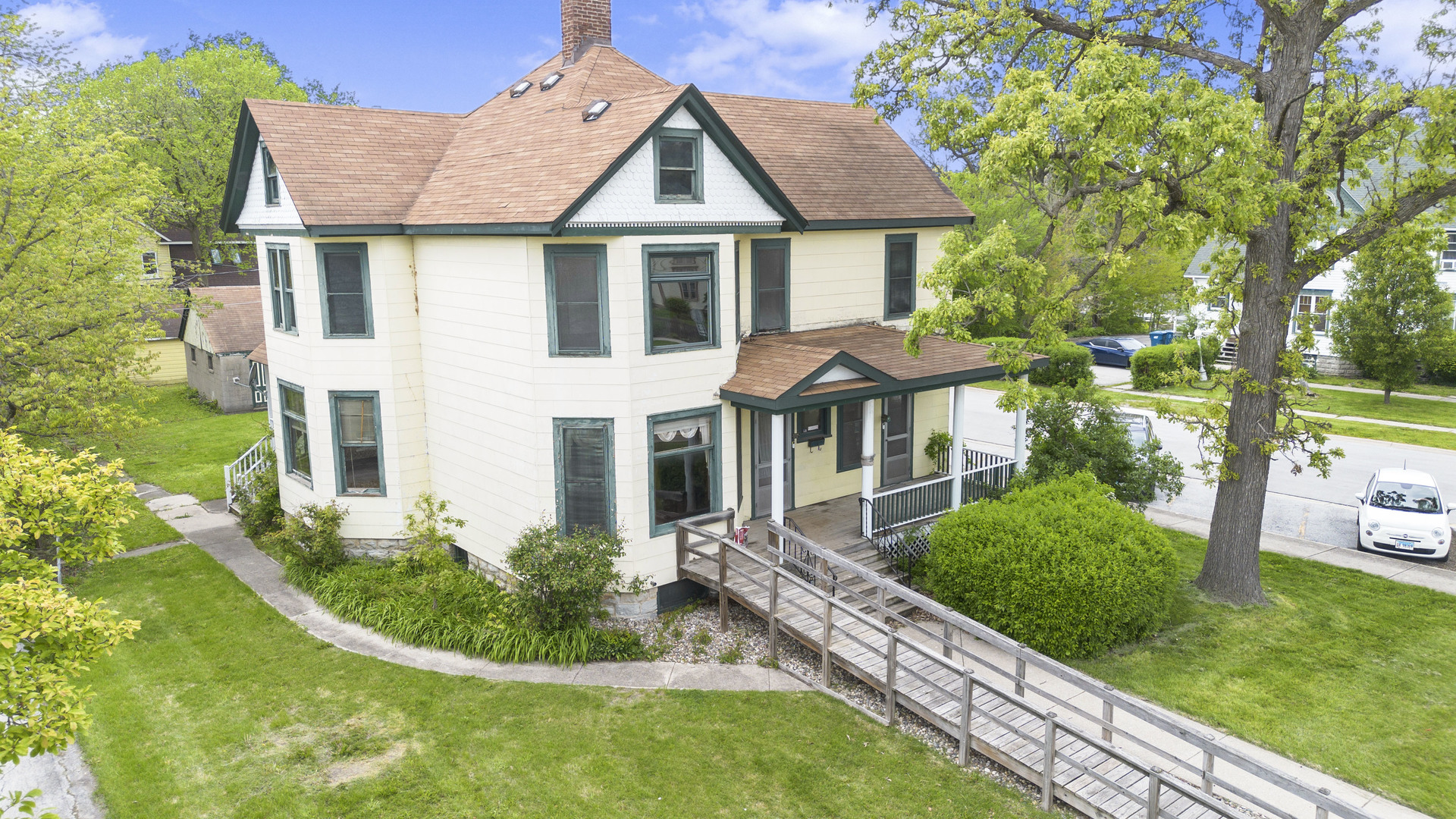 1322 Main Street