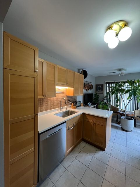 Tiny photo for 1389 E Evergreen Drive #8, Palatine, IL 60074 (MLS # 12509073)