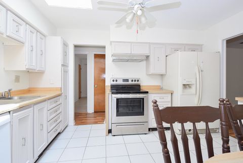 Tiny photo for 50 Ridgewood Road, Elk Grove Village, IL 60007 (MLS # 12402332)