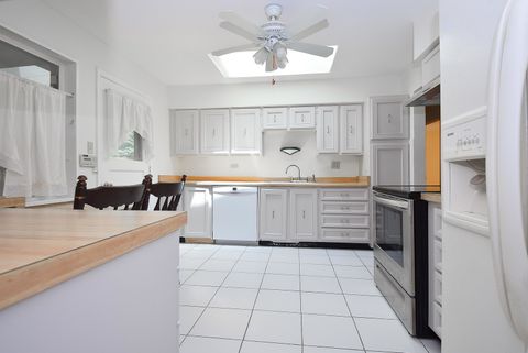 Tiny photo for 50 Ridgewood Road, Elk Grove Village, IL 60007 (MLS # 12402332)