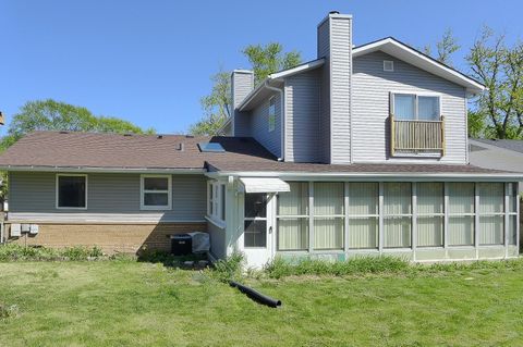 Tiny photo for 50 Ridgewood Road, Elk Grove Village, IL 60007 (MLS # 12402332)