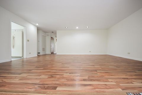 Tiny photo for 50 Ridgewood Road, Elk Grove Village, IL 60007 (MLS # 12402332)