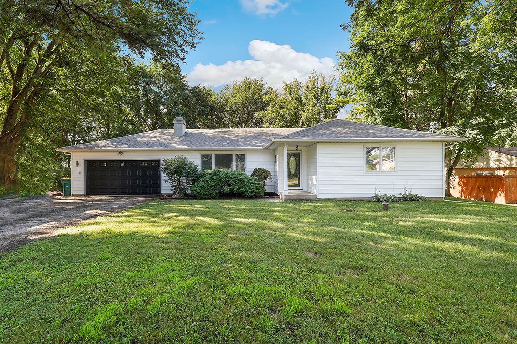 Photo for 23351 W 135th Street, Plainfield, IL 60544 (MLS # 12508584)