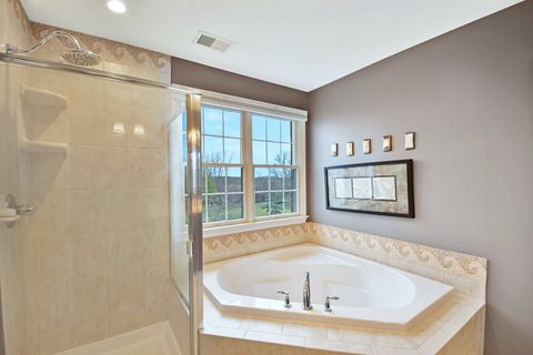 Tiny photo for 9 Red Tail Drive, Hawthorn Woods, IL 60047 (MLS # 12608464)