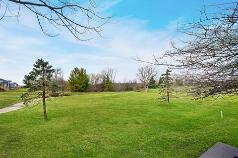 Tiny photo for 9 Red Tail Drive, Hawthorn Woods, IL 60047 (MLS # 12608464)