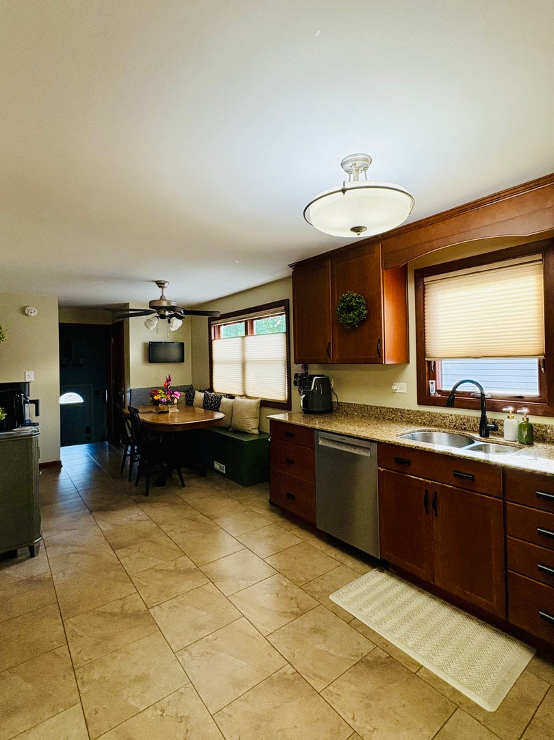3441 W 115th Place