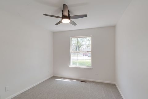 Tiny photo for 1129 N Red Oak Circle #2, Round Lake Beach, IL 60073 (MLS # 12639356)