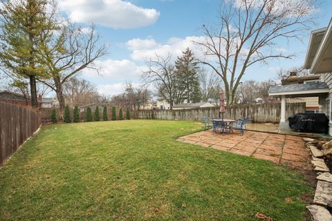 Tiny photo for 715 E Main Street, Barrington, IL 60010 (MLS # 12586009)