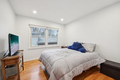 Tiny photo for 715 E Main Street, Barrington, IL 60010 (MLS # 12586009)