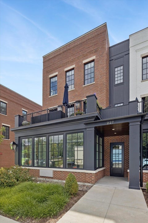 Photo of 227 Burlington Avenue #2, Clarendon Hills, IL 60514 (MLS # 12653291)