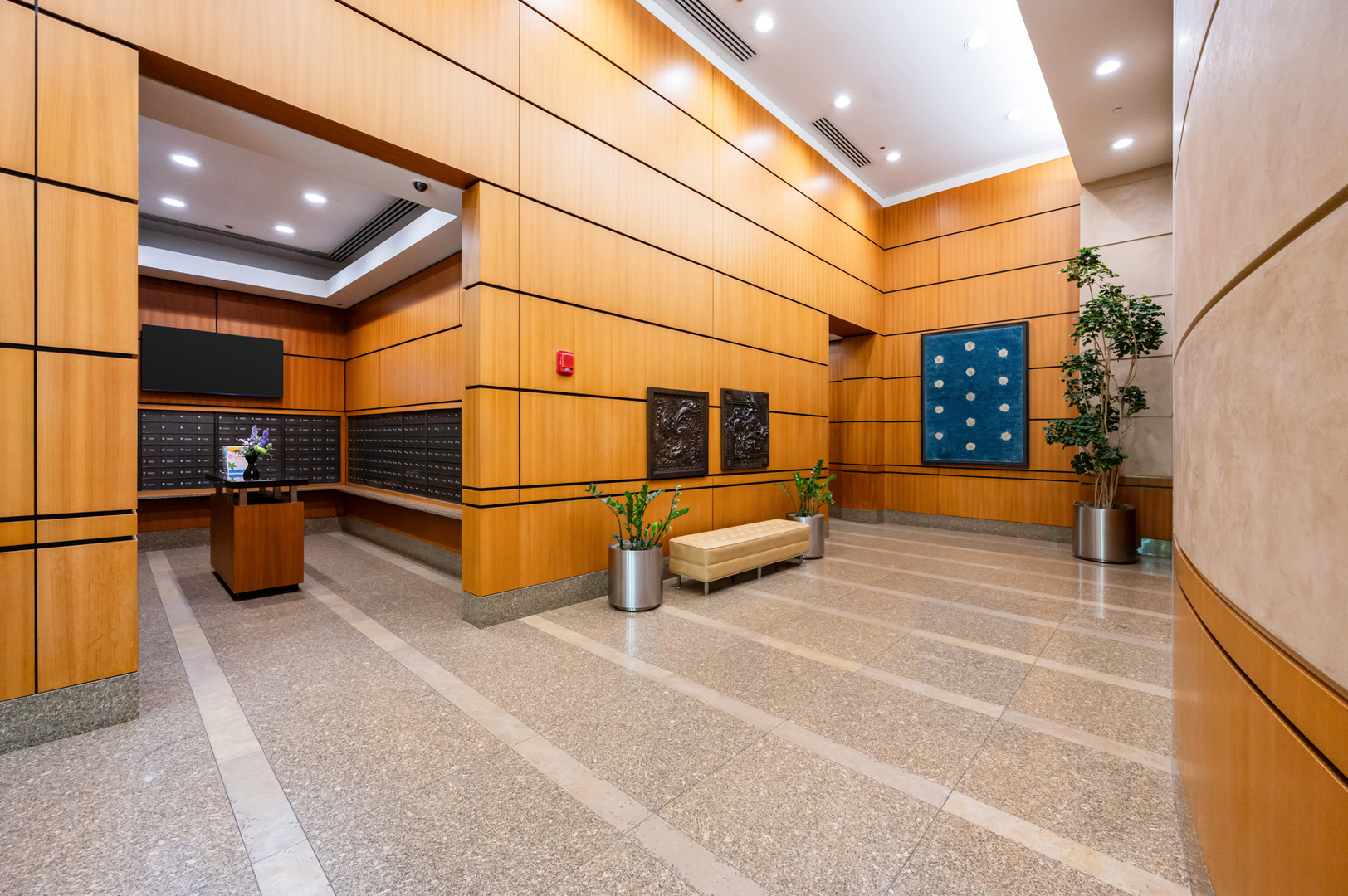 400 N La Salle Drive 2409