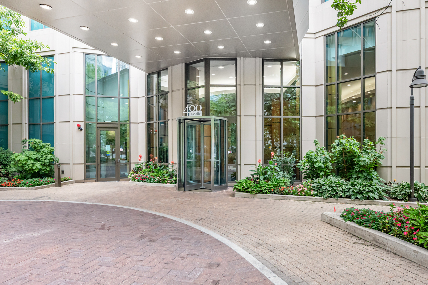 400 N La Salle Drive 2409