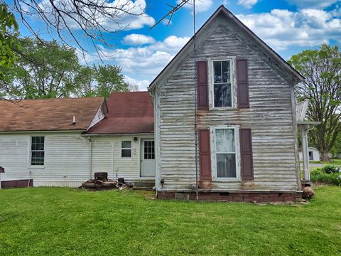 Tiny photo for 202 E Park Street, Sailor Springs, IL 62879 (MLS # 12619953)