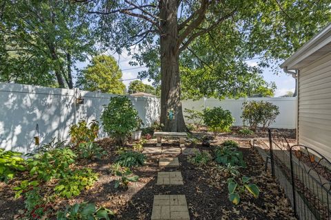 Tiny photo for 17377 71st Avenue, Tinley Park, IL 60477 (MLS # 12484748)