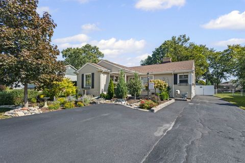 Photo of 17377 71st Avenue, Tinley Park, IL 60477 (MLS # 12484748)
