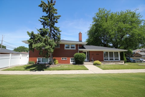 Tiny photo for 10158 S Talman Avenue, Chicago, IL 60655 (MLS # 12668406)