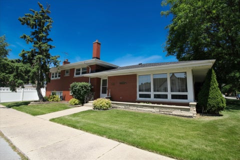 Photo of 10158 S Talman Avenue, Chicago, IL 60655 (MLS # 12668406)