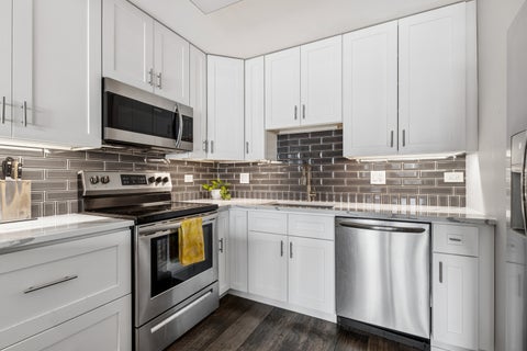 Tiny photo for 1560 N Sandburg Terrace #1010J, Chicago, IL 60610 (MLS # 12735096)