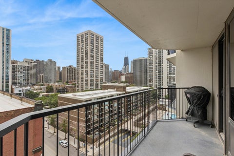 Tiny photo for 1560 N Sandburg Terrace #1010J, Chicago, IL 60610 (MLS # 12735096)