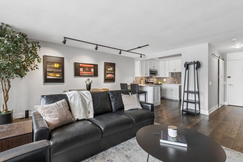 Tiny photo for 1560 N Sandburg Terrace #1010J, Chicago, IL 60610 (MLS # 12735096)