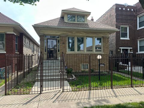 8439 S Crandon Avenue Chicago IL 60617