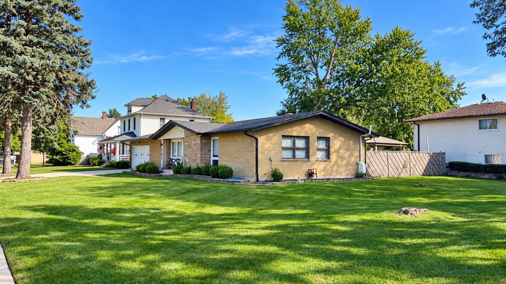 141 W Army Trail Boulevard