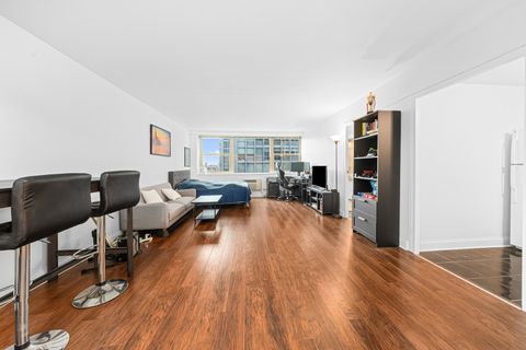 Tiny photo for 253 E DELAWARE Place #14D, Chicago, IL 60611 (MLS # 12520628)