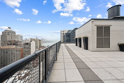 Tiny photo for 253 E DELAWARE Place #14D, Chicago, IL 60611 (MLS # 12520628)