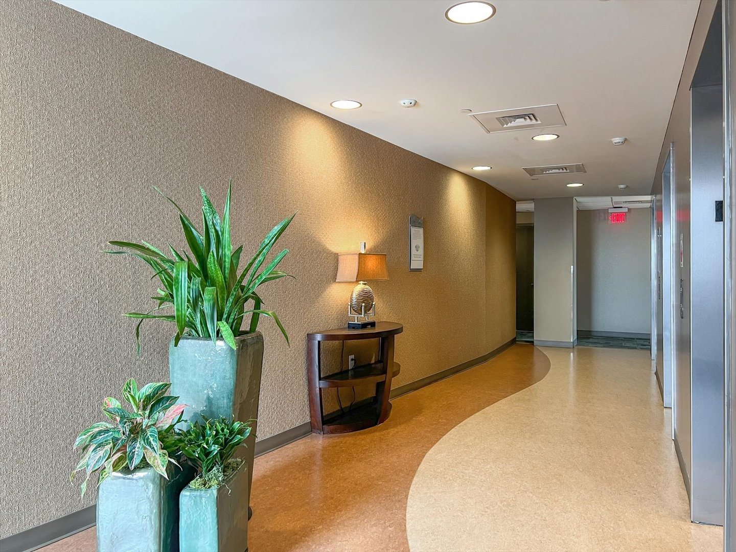 301 N Neil Street 808-809