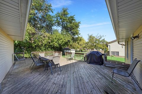 Tiny photo for 181 Lakeview Court, Bloomingdale, IL 60108 (MLS # 12498158)