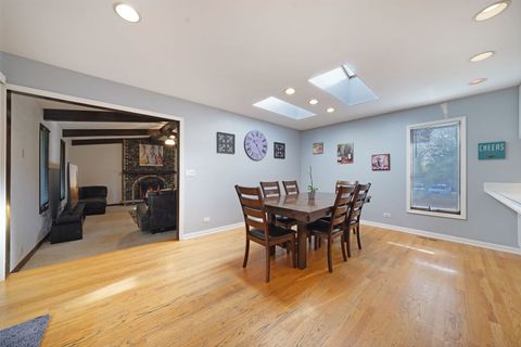 Tiny photo for 181 Lakeview Court, Bloomingdale, IL 60108 (MLS # 12498158)