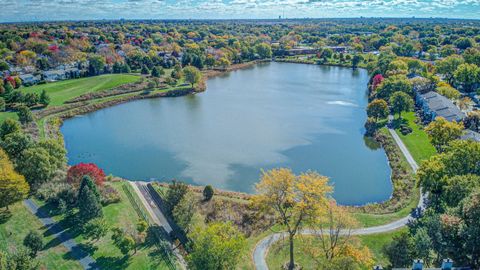 Tiny photo for 181 Lakeview Court, Bloomingdale, IL 60108 (MLS # 12498158)