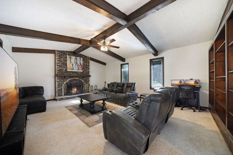 Tiny photo for 181 Lakeview Court, Bloomingdale, IL 60108 (MLS # 12498158)
